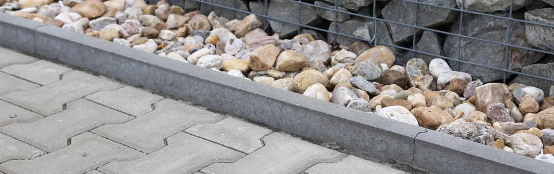 Curbstone